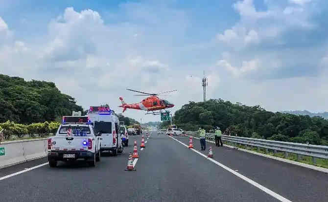 竹溪高速公路汽车救援案例