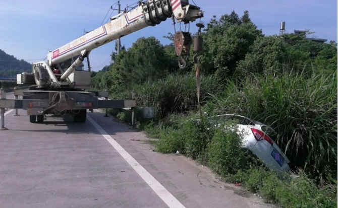 竹溪重载吊车救援 竹溪重载吊车救援